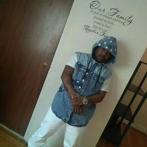 Meet your Posher, Cj